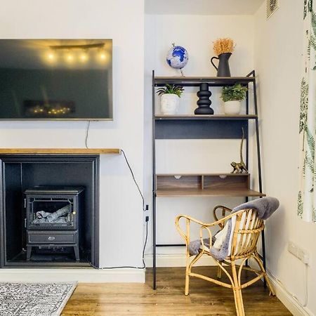 Low Rate For A 4-Bedroom House In Coventry With Free Unlimited Wi-Fi 2 Car Parking 53 Qmc Экстерьер фото