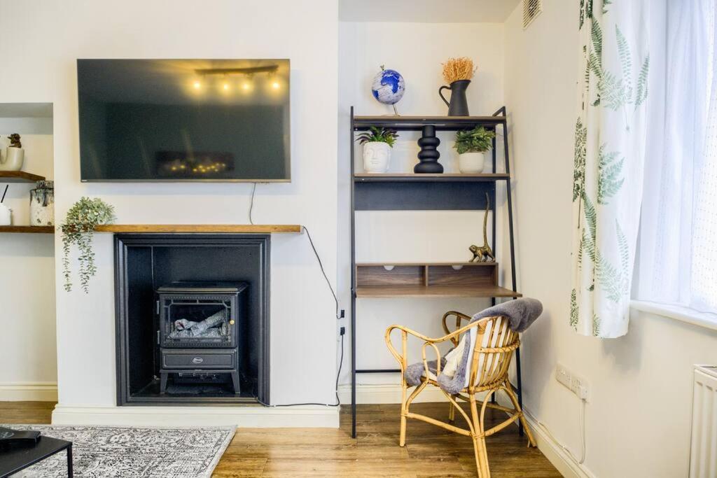 Low Rate For A 4-Bedroom House In Coventry With Free Unlimited Wi-Fi 2 Car Parking 53 Qmc Экстерьер фото