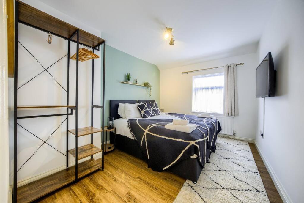 Low Rate For A 4-Bedroom House In Coventry With Free Unlimited Wi-Fi 2 Car Parking 53 Qmc Экстерьер фото